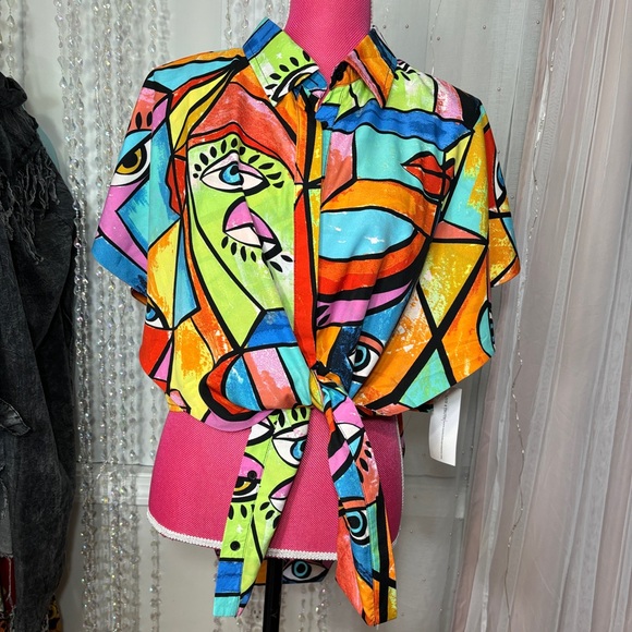 Eye Abstract Print Top - Picture 4 of 4